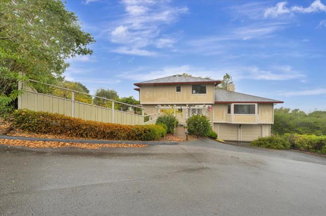 4 Harris Hill Drive, Novato CA: https://media.crmls.org/mediaz/29b6997d-0aee-4768-8044-ec641113335a.jpg