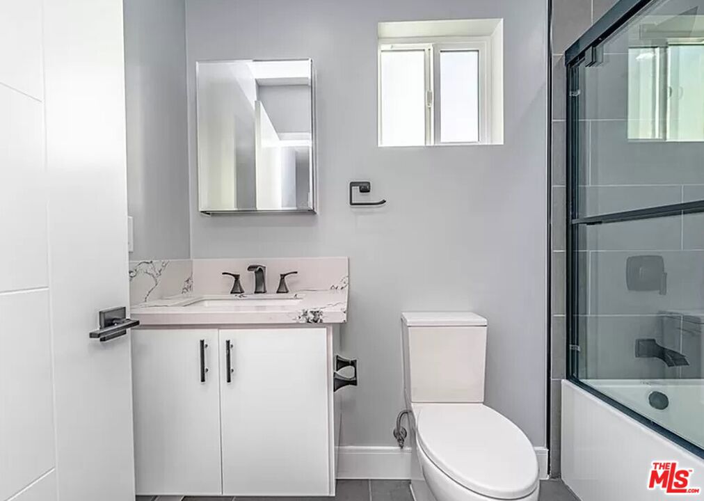 https://media.crmls.org/mediaz/29b6d6d0-a446-4269-bf95-5b6d4601726d.jpg?preset=X-Large