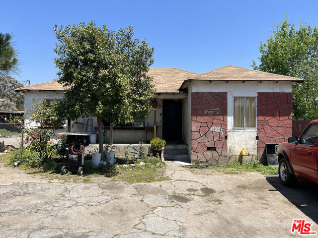 11102 Norris Avenue photo 1