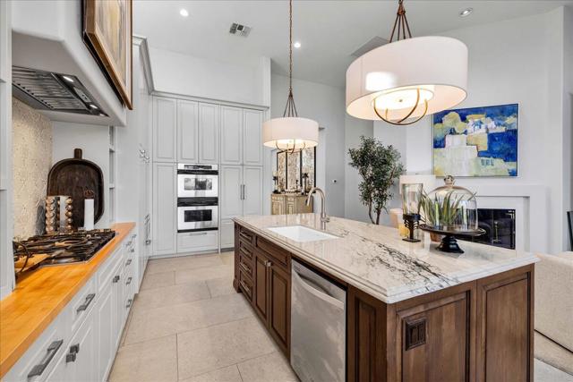 48385 Vista Calico, La Quinta CA: https://media.crmls.org/mediaz/29b7f23d-77aa-45a0-961c-463813c8b7ca.jpg
