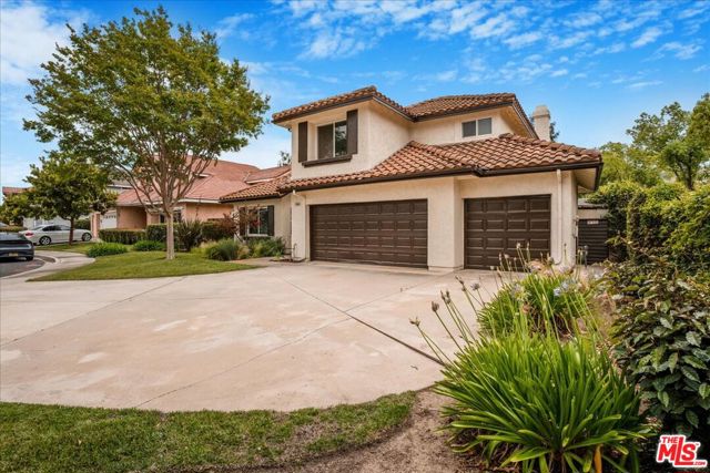 12084 London Grove Court, Moorpark CA: https://media.crmls.org/mediaz/29b8a840-30b8-4c0a-ab9f-7d2540f2934d.jpg