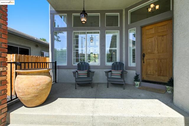 2201 Mark Twain Drive, Antioch CA: https://media.crmls.org/mediaz/29b8ee90-d525-4508-a0be-5622c3b47b85.jpg