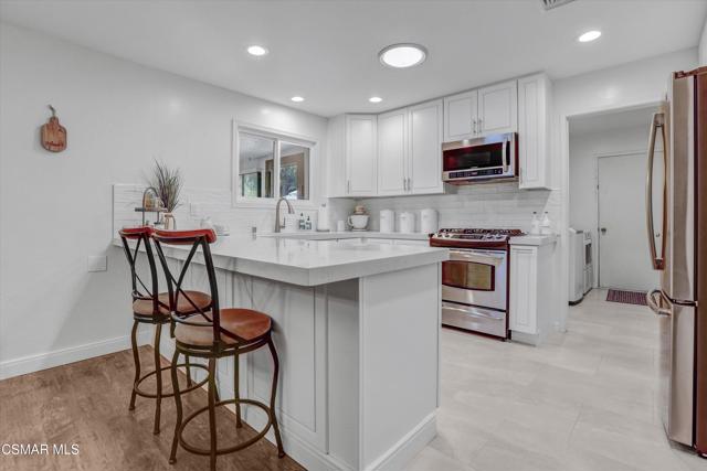 103 W Janss Road, Thousand Oaks CA: https://media.crmls.org/mediaz/29b8f1c7-93aa-47be-8a52-89d76d657a5f.jpg