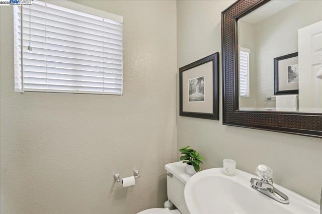 4682 Central Pkwy, Dublin CA: https://media.crmls.org/mediaz/29b9859e-31c3-43ad-98f2-53cd9f7b6f6b.jpg