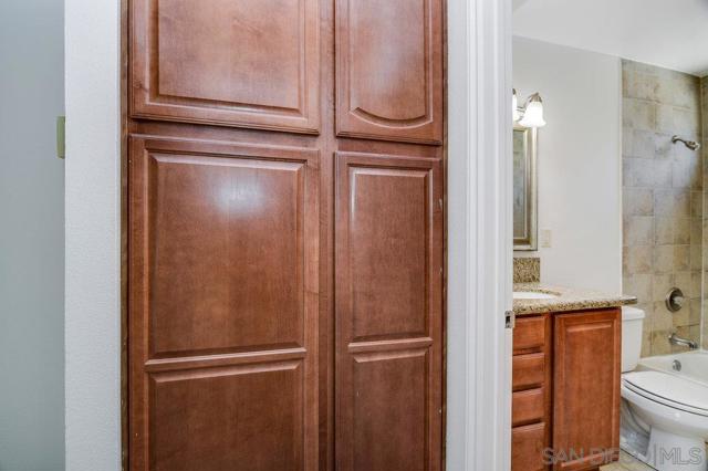 Image 19 of 25 For 4737 34th St  Unit #7