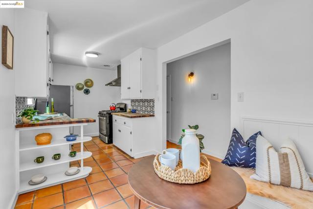 7231 Plank Ave, El Cerrito CA: https://media.crmls.org/mediaz/29ba6fab-f7a3-4429-9e37-f587c65d2a63.jpg