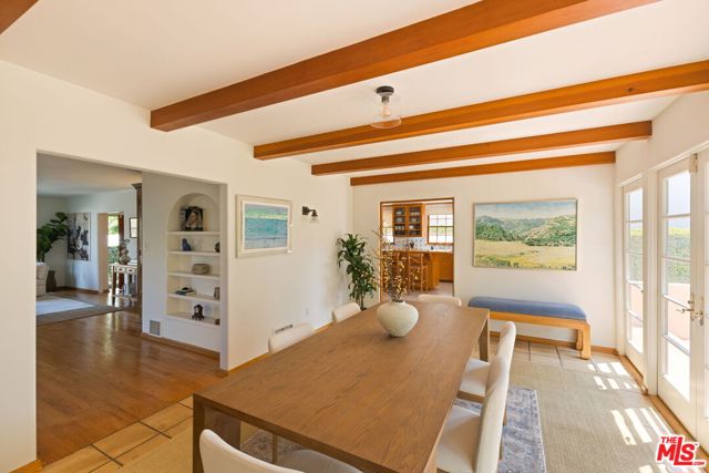 306 AMALFI Drive, Santa Monica CA: https://media.crmls.org/mediaz/29ba7e9d-a7a5-4387-a875-1d4ed0ea0ba0.jpg