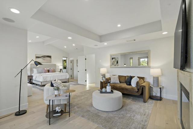 303 Lakeview Way, Redwood City CA: https://media.crmls.org/mediaz/29bac7fd-f8d3-4062-a20c-af37202be5c7.jpg