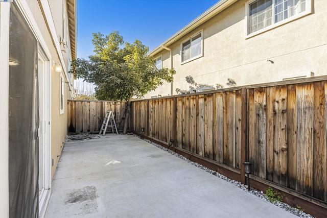 Image 30 of 34 For 20363 Royal Ave