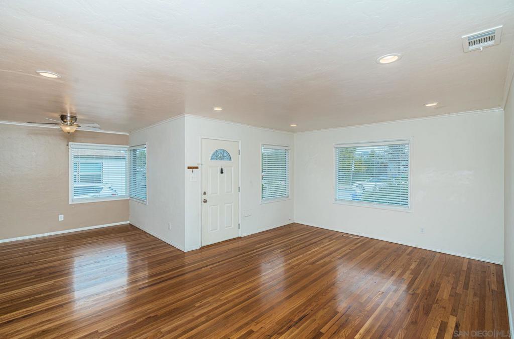 4954 63rd - photo 11