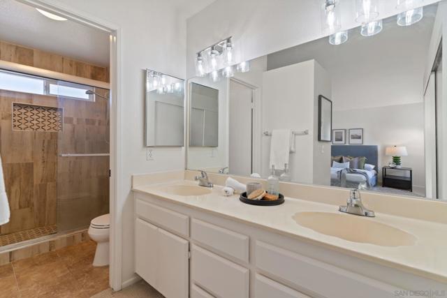10598 Rancho Carmel Dr, San Diego CA: https://media.crmls.org/mediaz/29bbe44c-58d1-43b4-b31b-f437ef14ac43.jpg