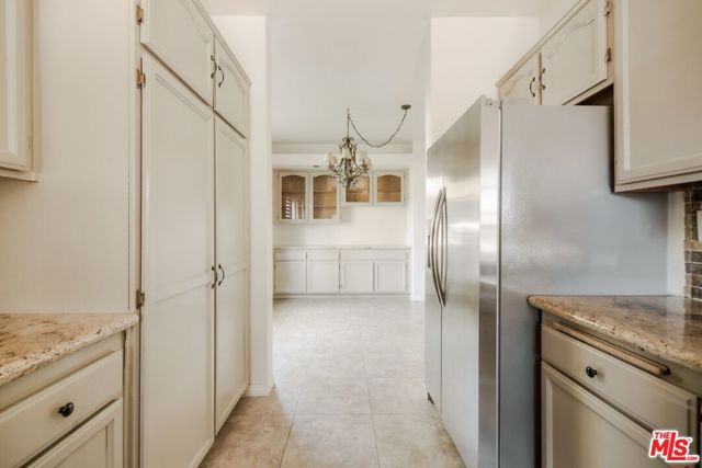 3131 E Hillcrest Drive, Westlake Village CA: https://media.crmls.org/mediaz/29bc1466-216f-49e5-95f3-d08fe4a6b38c.jpg