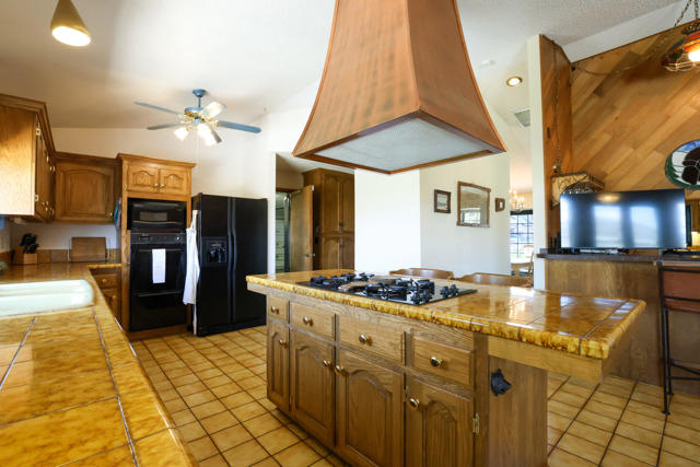 108 Palomino Drive, Big Bear CA: https://media.crmls.org/mediaz/29bcfe30-feec-4471-8c43-471c901ad428.jpg
