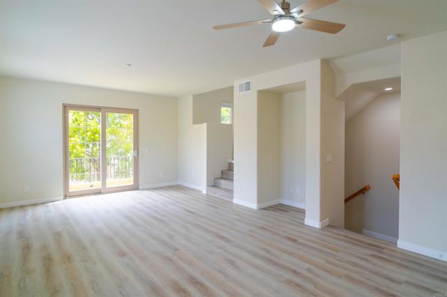 Detail Gallery Image 8 of 34 For 1295 Haglar #1,  Chula Vista,  CA 91913 - 3 Beds | 3/1 Baths