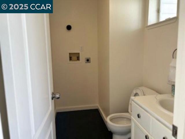 1174 Eddy St, San Francisco CA: https://media.crmls.org/mediaz/29bd49ba-ae92-41a3-bd5e-71fdc768c421.jpg