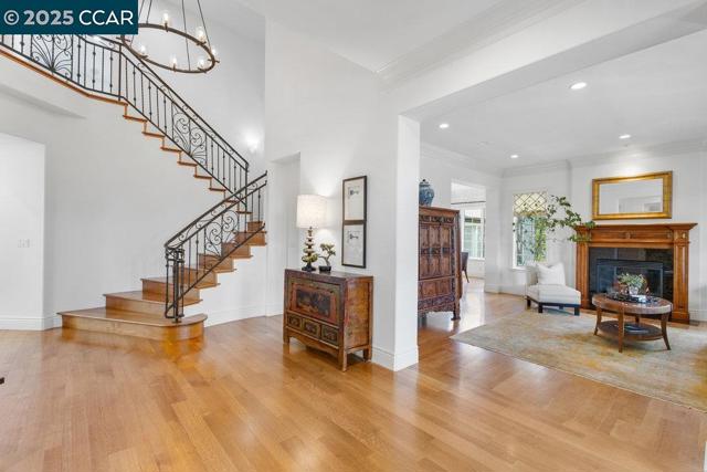 21 Meadow Lake Dr, Danville CA: https://media.crmls.org/mediaz/29bd716e-4d90-40a6-84f2-6138d9563001.jpg