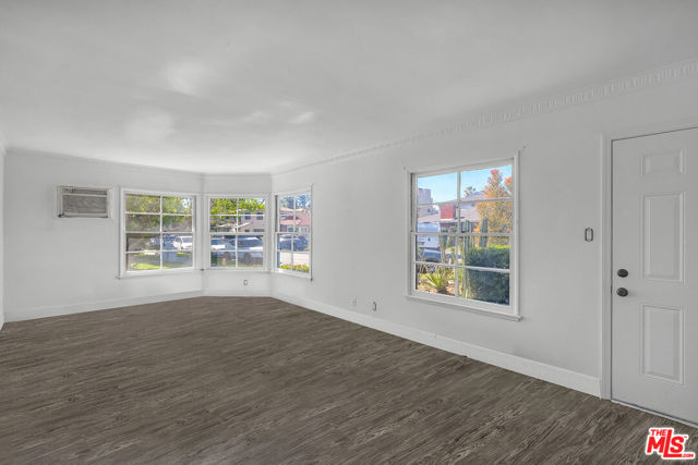 5300 - 5330 Radford Avenue, Valley Village CA: https://media.crmls.org/mediaz/29bda6fa-607d-4f2f-93b7-f199d1624ba1.jpg