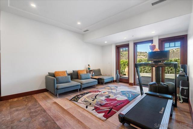 8018 La Milla, Rancho Santa Fe CA: https://media.crmls.org/mediaz/29bdbb9c-e4fe-4238-a831-674a2bda3246.jpg
