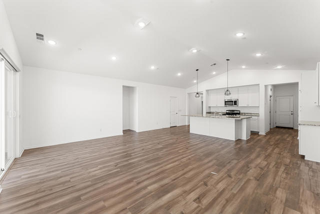 84151 Novello Drive, Indio CA: https://media.crmls.org/mediaz/29bde54a-a104-42ab-a1fc-8b71621551db.jpg