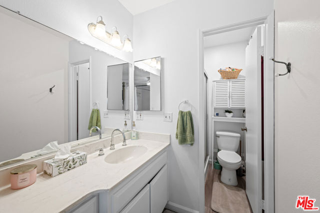 21901 Lassen Street, Chatsworth CA: https://media.crmls.org/mediaz/29be1f64-c2cd-4c51-969f-b329274b78bc.jpg