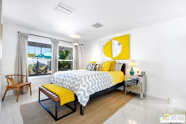 3963 E Calle San Antonio, Palm Springs CA: https://media.crmls.org/mediaz/29be570e-1d95-4d90-b67e-d9ae0306d050.jpg