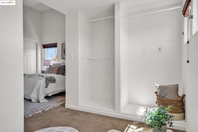 1623 Fortmann Way, Alameda CA: https://media.crmls.org/mediaz/29be9e65-b000-4d54-be35-2311a578f1de.jpg