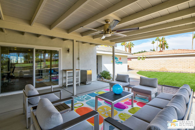 2002 S Bobolink Lane, Palm Springs CA: https://media.crmls.org/mediaz/29beca9e-4fa8-4e43-a232-fb330bc40cc5.jpg