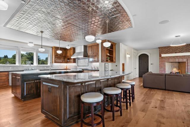 40 S Circle Drive, Santa Cruz CA: https://media.crmls.org/mediaz/29bf064c-d50e-4134-b51d-57c84ce1a3b8.jpg