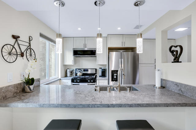2274 N Indian Canyon Drive, Palm Springs CA: https://media.crmls.org/mediaz/29bf55aa-bb20-4b30-9df0-af6ecf0ab579.jpg