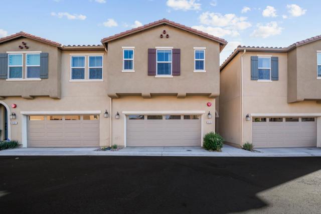 3135 Linwood St, Vista CA: https://media.crmls.org/mediaz/29bfee0f-ac42-4c30-a4e2-3144585b8e5e.jpg