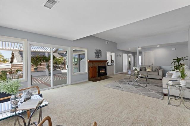 1054 La Sombra Drive, San Marcos CA: https://media.crmls.org/mediaz/29c08827-0fe3-4b3e-abbb-9cbb4861a547.jpg