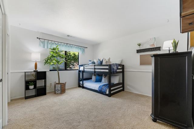 28551 Meadow Glen Way W, Escondido CA: https://media.crmls.org/mediaz/29c0f8f2-3bc8-4f4f-afb3-d27f87c7e3a1.jpg