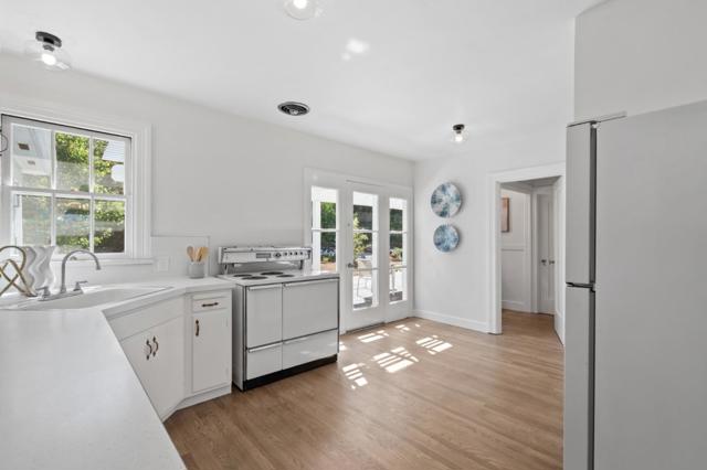 206 Frances Lane, Redwood City CA: https://media.crmls.org/mediaz/29c122ec-62a0-43f8-b6aa-e67c36282ade.jpg