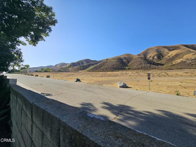 11643 Luanda Street, Lakeview Terrace CA: https://media.crmls.org/mediaz/29c14fb0-9071-446b-aafd-619ece4ba8d3.jpg