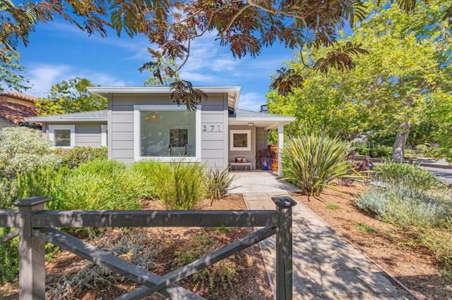 371 Jeter Street, Redwood City CA: https://media.crmls.org/mediaz/29c17edd-538d-4b88-ba5b-97d12cec7e1f.jpg