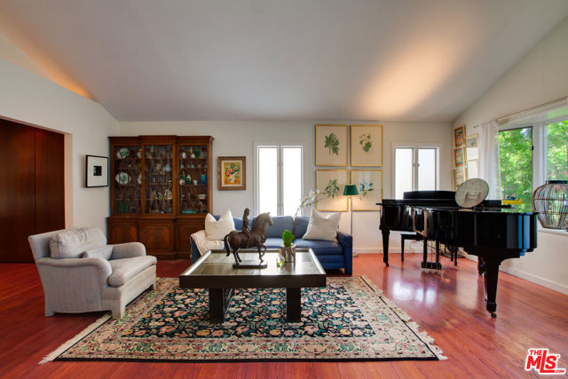 12521 Westminster Avenue, Los Angeles CA: https://media.crmls.org/mediaz/29c19aff-6307-4d04-b592-28fe53709d16.jpg