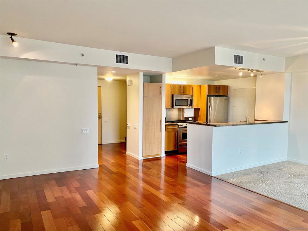 350 11th Avenue #619