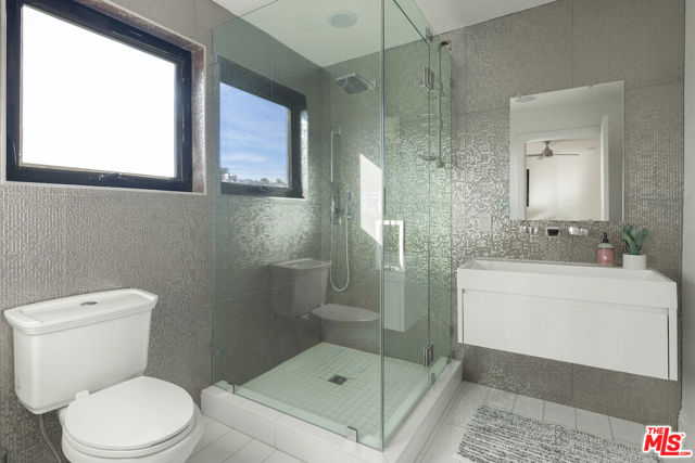 2231 Sunset Plaza Drive, Los Angeles CA: https://media.crmls.org/mediaz/29c2cbfd-faa0-4f14-a4d3-17f45678d328.jpg