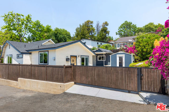 6521 Aldama Street, Los Angeles CA: https://media.crmls.org/mediaz/29c323de-ed16-410e-9908-7f746d0c1c22.jpg