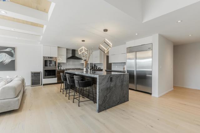 5 Sky Terrace, Danville CA: https://media.crmls.org/mediaz/29c352fd-befc-4718-a8ad-4da446906d43.jpg