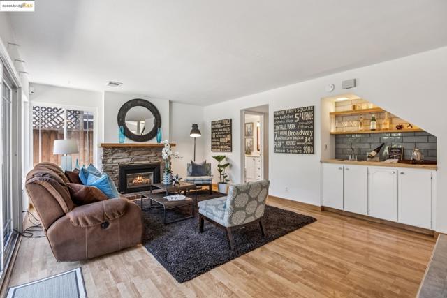 4943 Rice DR, San Jose CA: https://media.crmls.org/mediaz/29c3d2e0-893b-4d46-91b8-017520aec32c.jpg