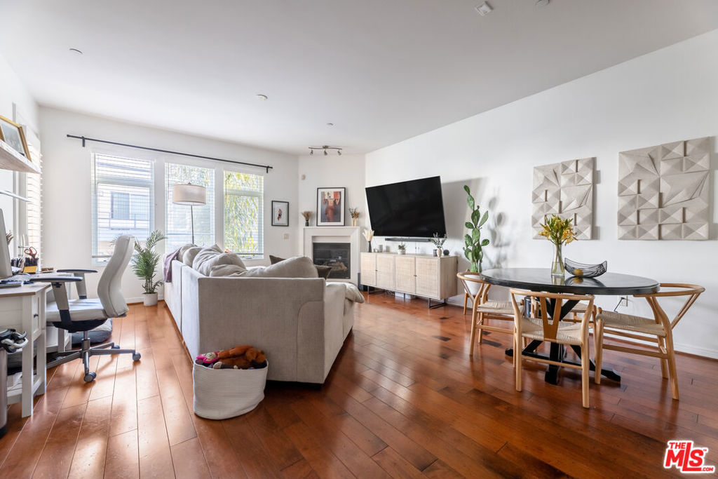 4050 Glencoe Avenue #423