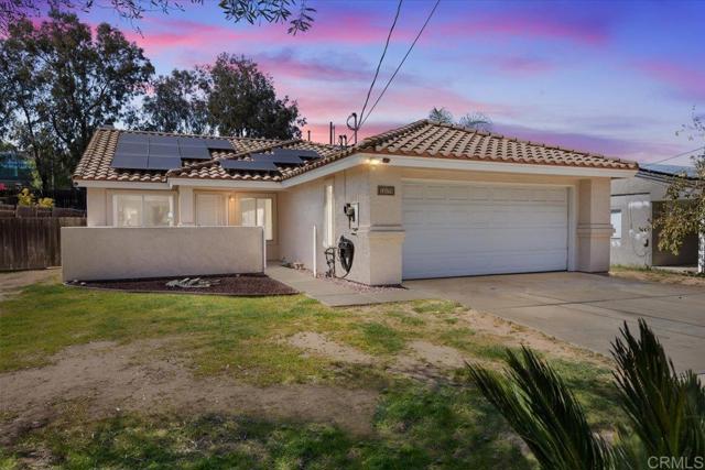13170 Aurora Drive, El Cajon CA: https://media.crmls.org/mediaz/29c5fdbe-9b13-4e56-b914-9e171e2876f1.jpg