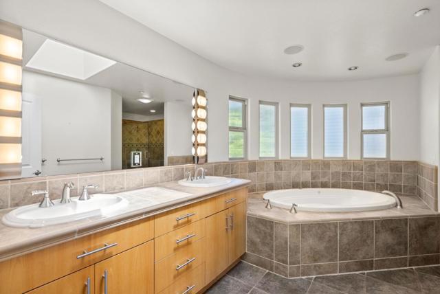 108 Misty Court, Santa Cruz CA: https://media.crmls.org/mediaz/29c630a2-8ff1-4c87-9859-f9944313a47e.jpg