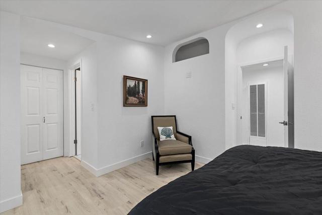 902 Blazingwood Drive, Sunnyvale CA: https://media.crmls.org/mediaz/29c67fb9-c34a-4e4a-852b-545c23a07378.jpg