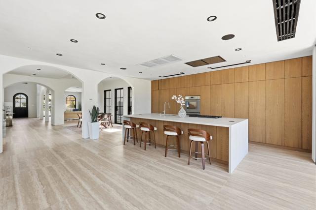 Detail Gallery Image 14 of 52 For 160 N Stanley Dr, Beverly Hills,  CA 90211 - 5 Beds | 5/1 Baths