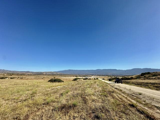 41300 Jojoba Hills Circle, Aguanga CA: https://media.crmls.org/mediaz/29c6a4c9-f0da-4cb3-b7a6-1d8b04ac3bfa.jpg