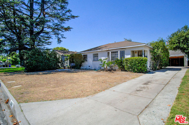 253 W El Sur Street, Monrovia CA: https://media.crmls.org/mediaz/29c70fc6-c72b-4fb4-a605-083ba1a2af72.jpg