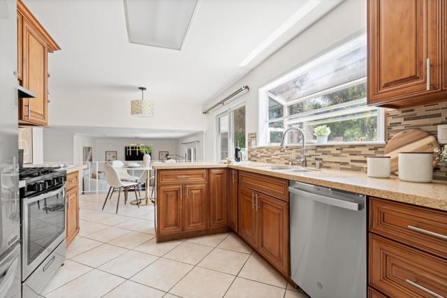 Image 9 of 37 For 6112 Del Canto Drive