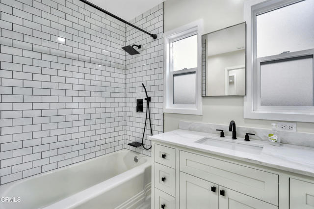 Detail Gallery Image 19 of 30 For 827 Parkman Dr, La Canada Flintridge,  CA 91011 - 4 Beds | 3 Baths